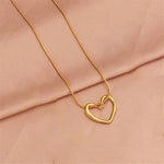 Load image into Gallery viewer, Minimalist Gold Heart Necklace
