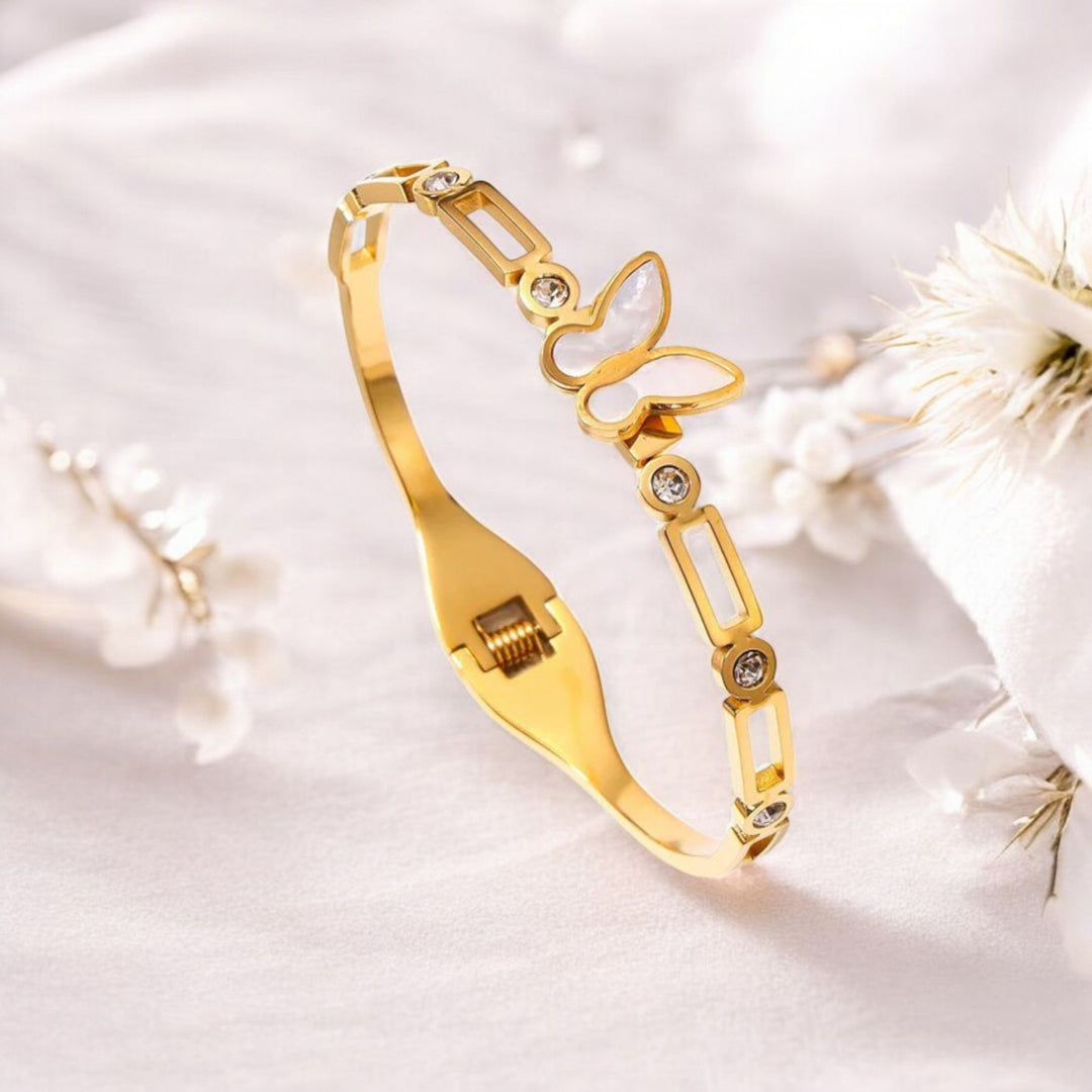 Dainty Gold Butterfly Bracelet