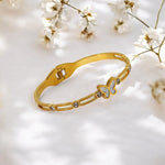 Load image into Gallery viewer, Dainty Gold Butterfly Bracelet
